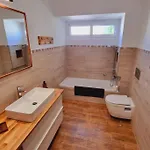 Nyaraló House
